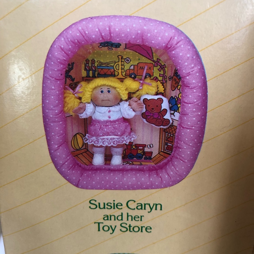 Cabbage Patch kids pin-ups Susie Caryn Toy Store New in Box 1983 CPK - Picture 3 of 11